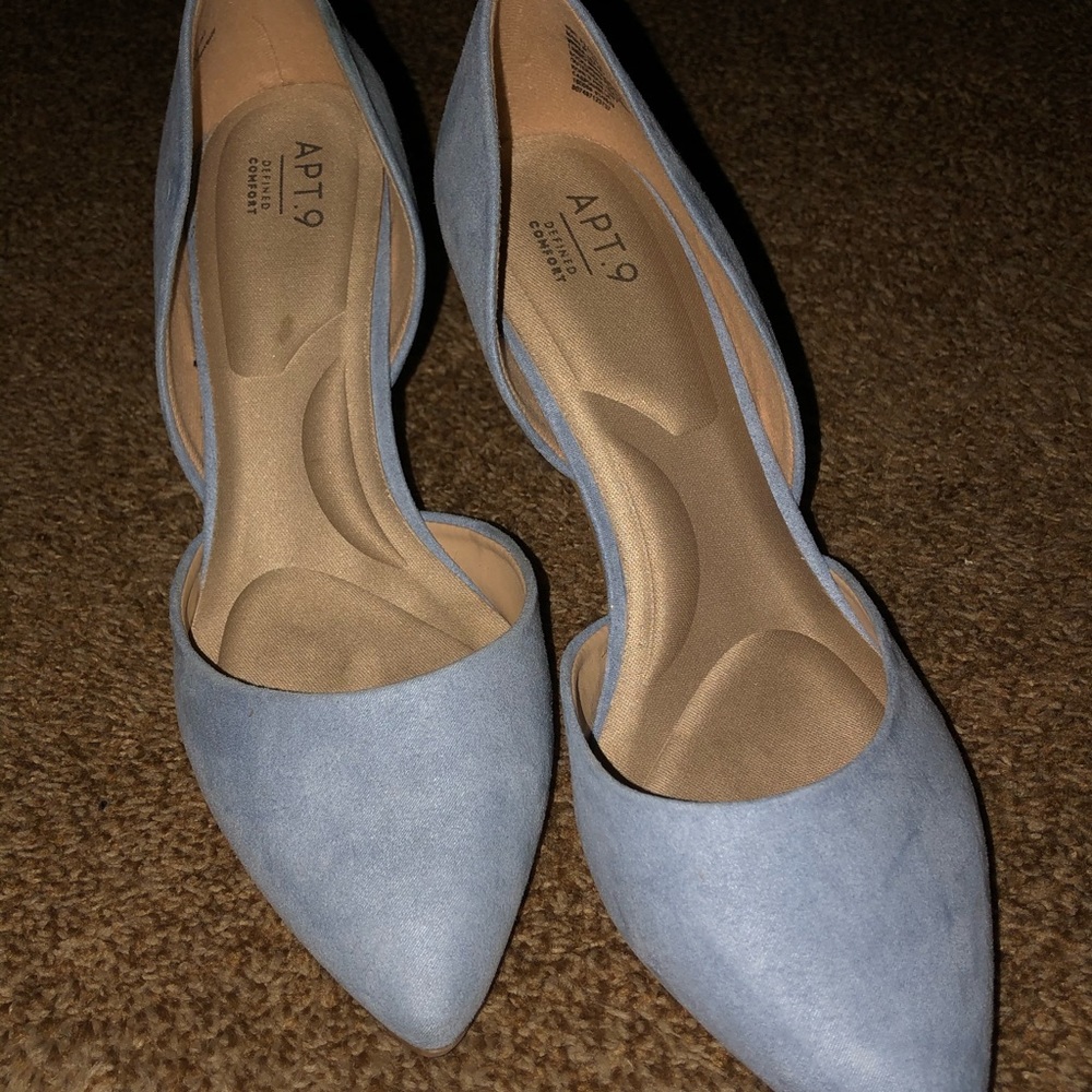 Apt 9 size 9.5 blue pump only worn once!